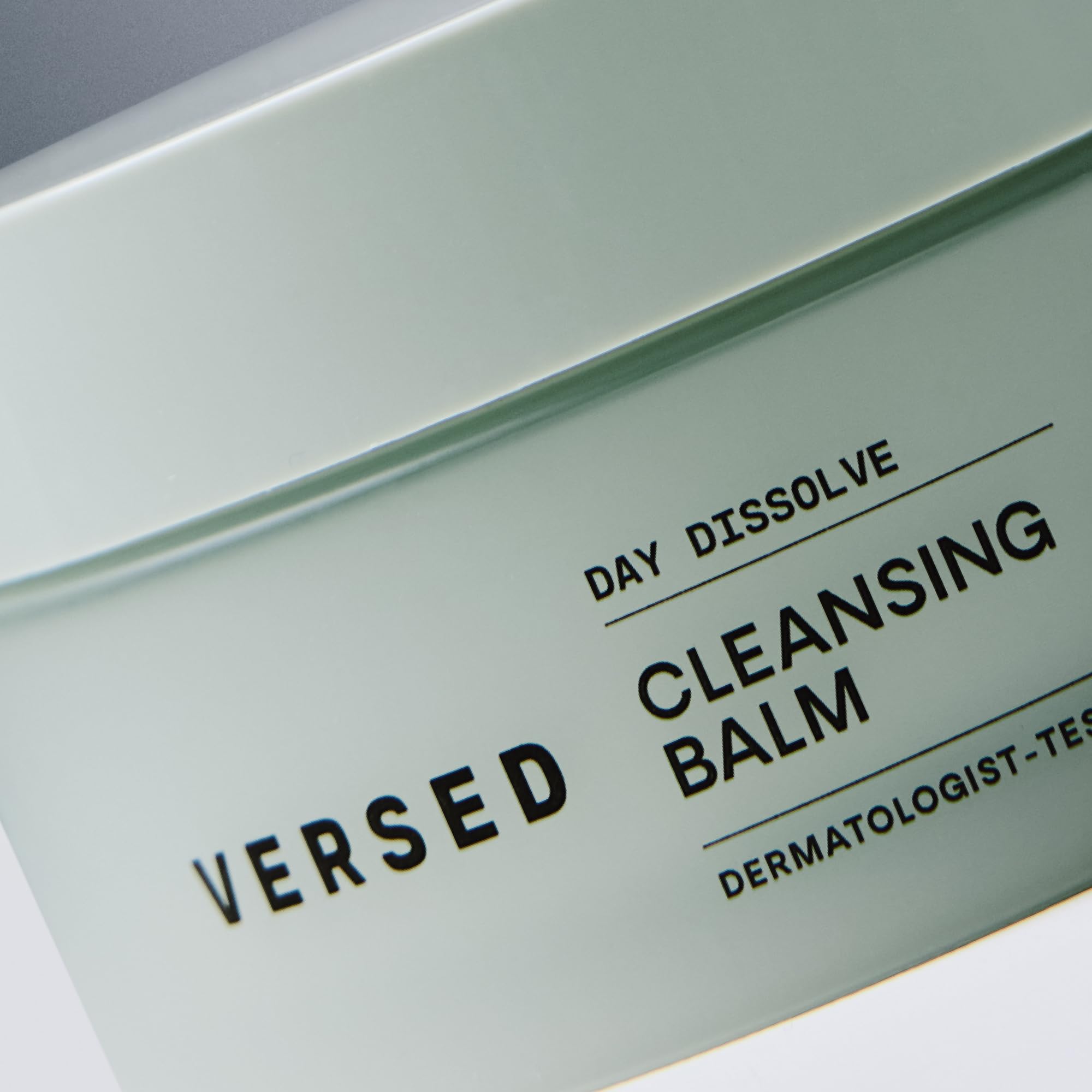 Versed ingredient label image highlighting eucalyptus and vitamin E benefits