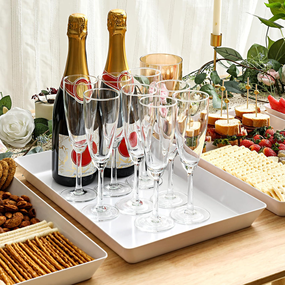 VITEVER tray in outdoor picnic scene for durable portable serving benefit