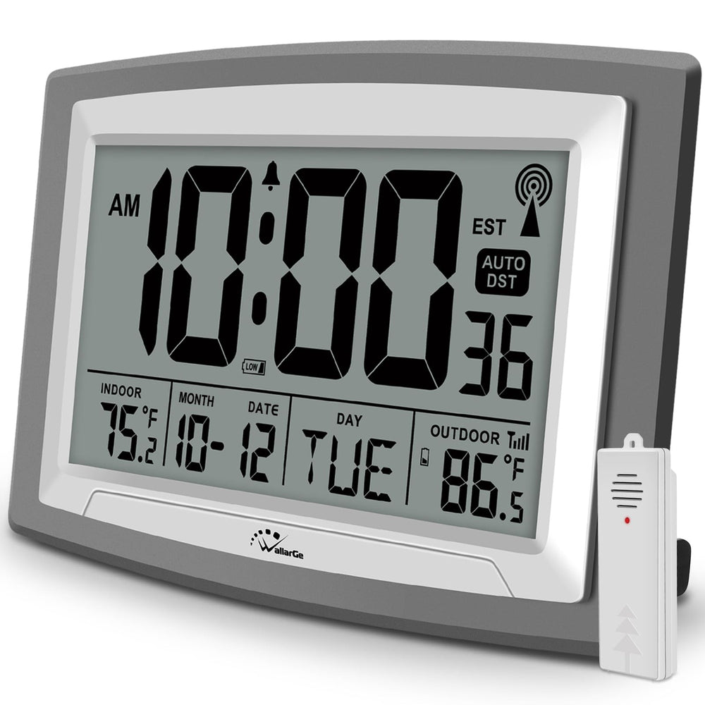 WallarGe atomic clock front view showing large clear digits and easy reading