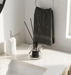 WEALD TRIBE pouring texture of ocean fragrance showing quality liquid diffusion
