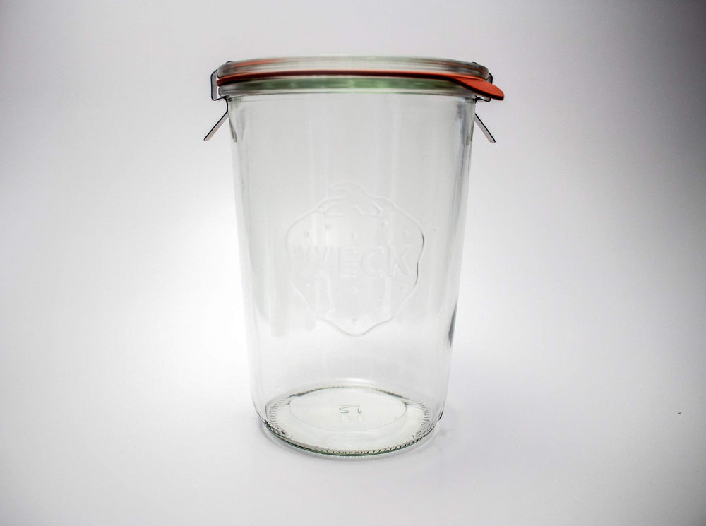 WECK jar filled with jam lifestyle shot showcasing clear glass presentation