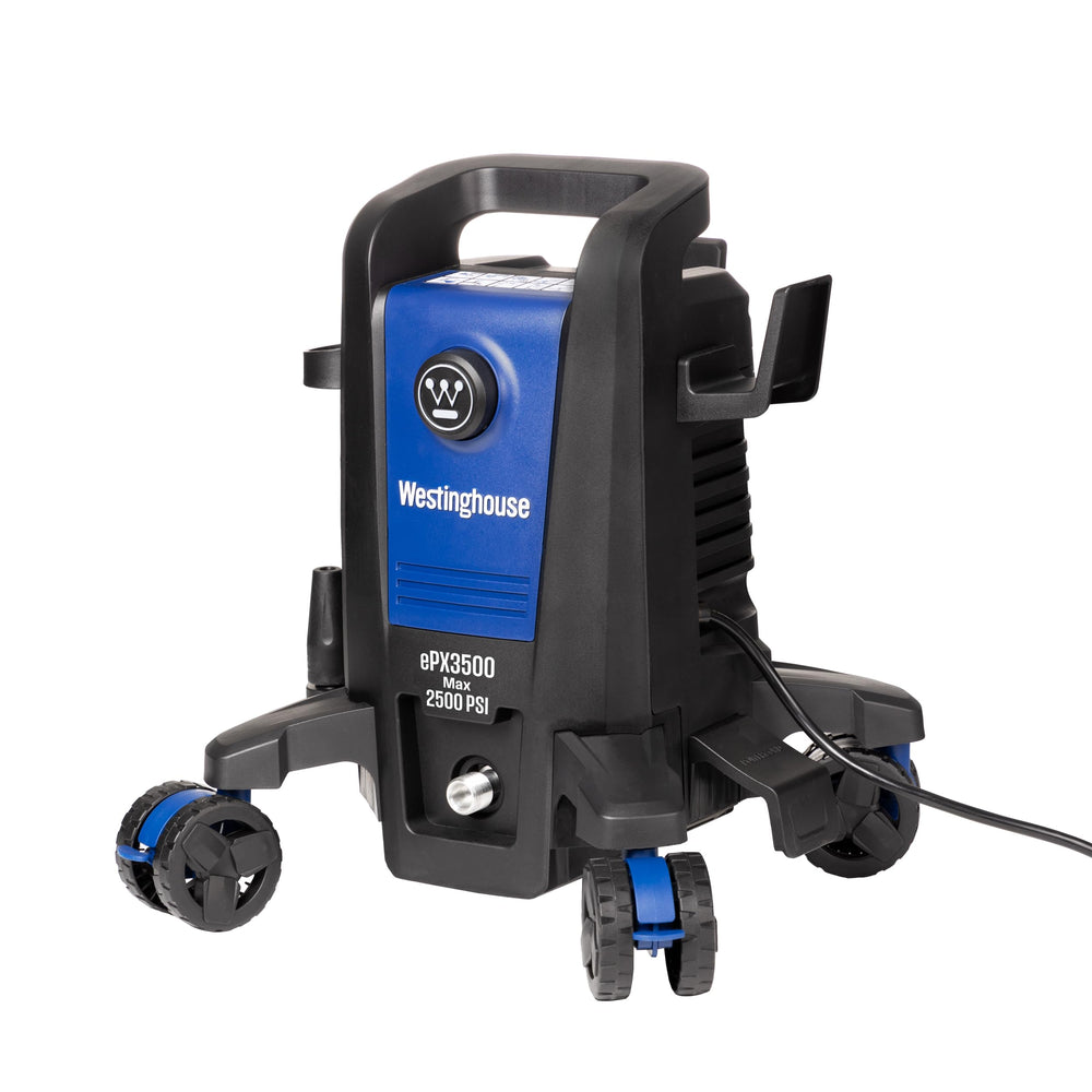 Westinghouse ePX3500 washing a car to remove grime without a gas engine