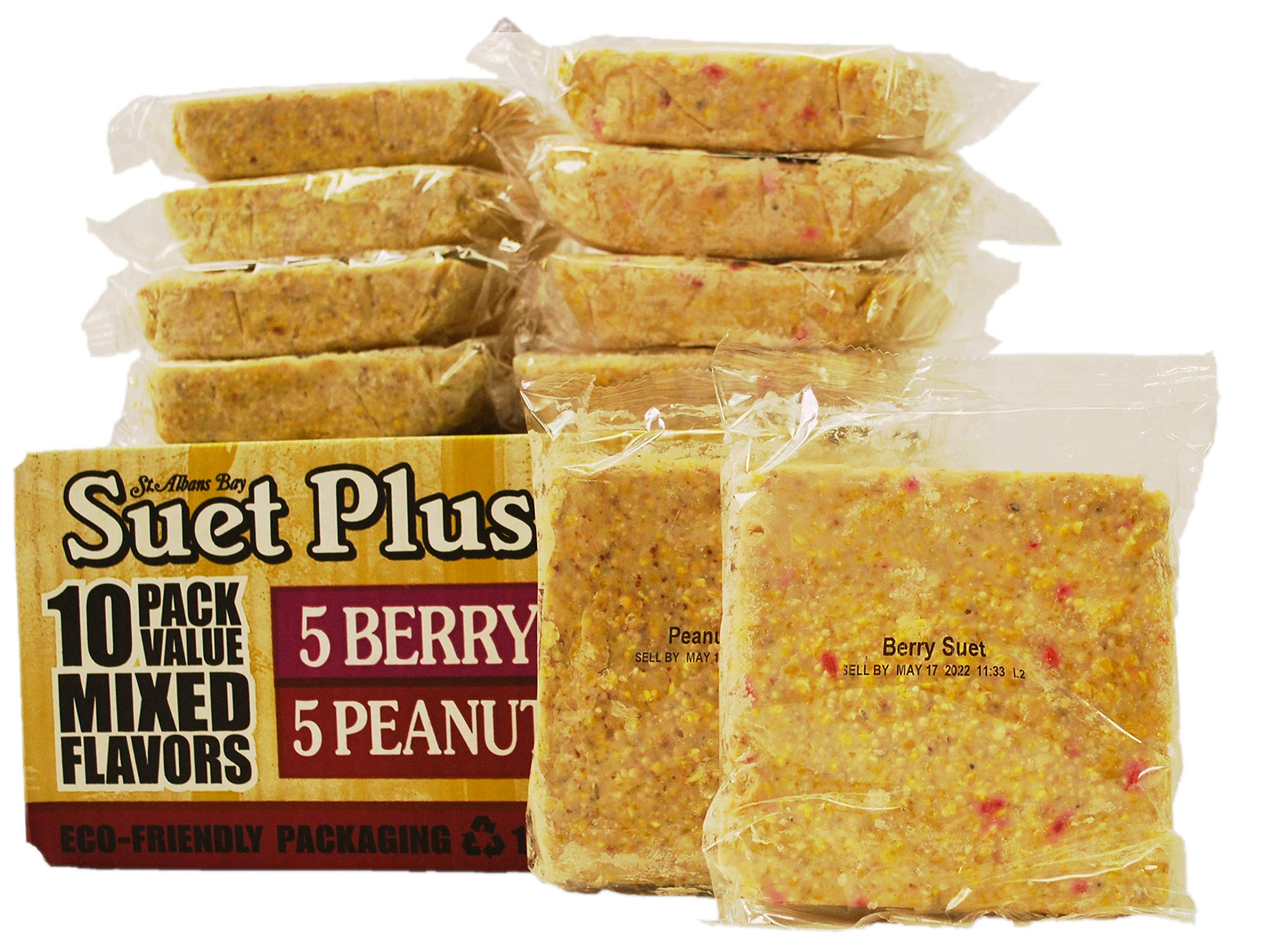 Wildlife Sciences ST. ALBANS BAY close-up of suet cake texture highlighting peanut and berry pieces that boost bird attraction