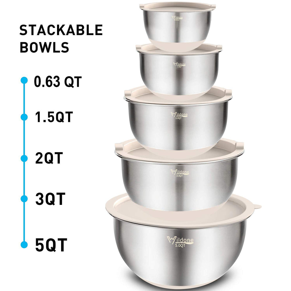 Wildone bowls next to measuring spoon showing engraved measurement marks for accuracy