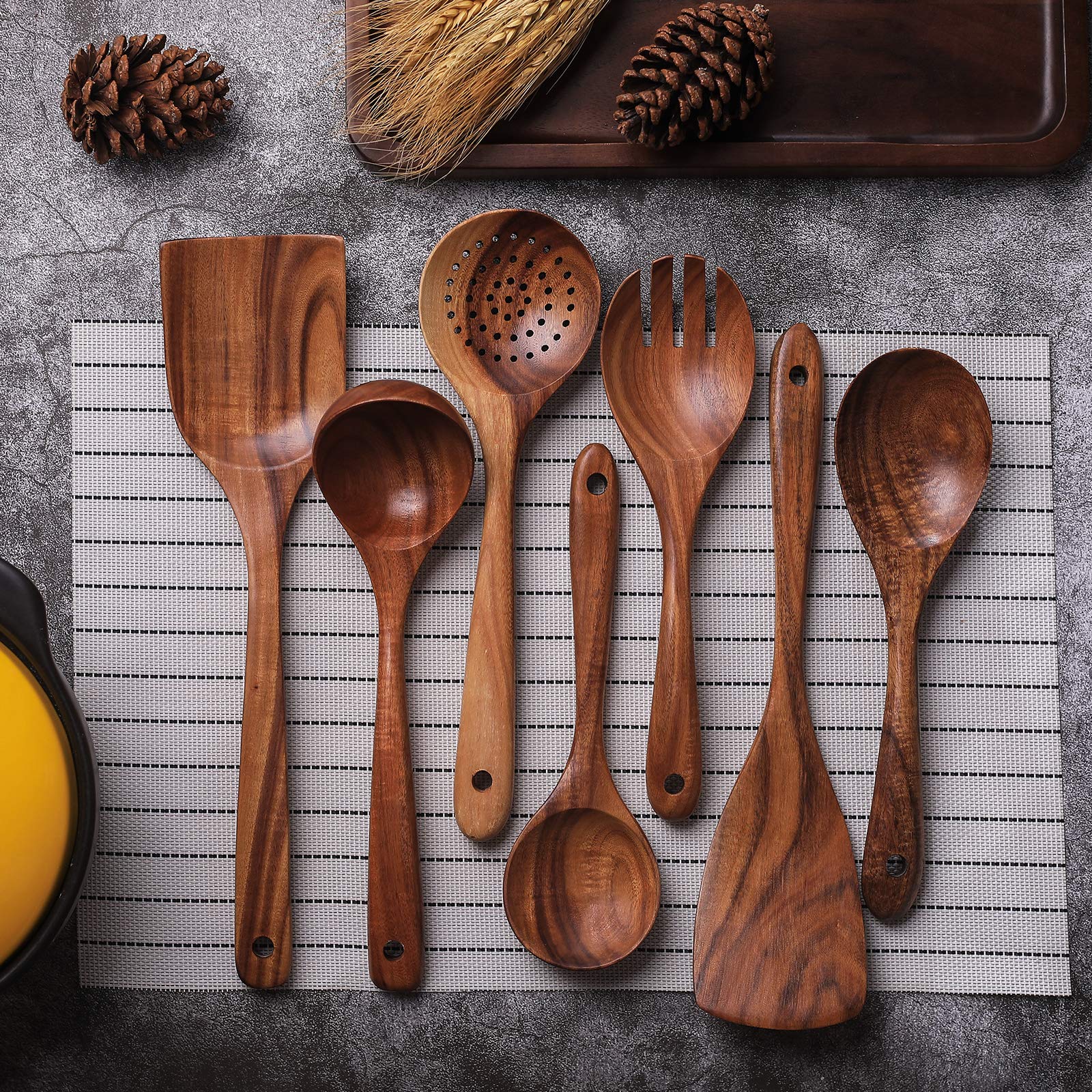 yyltjr salad spoon and fork in bowl tossing salad demonstrating non-scratch cookware safety