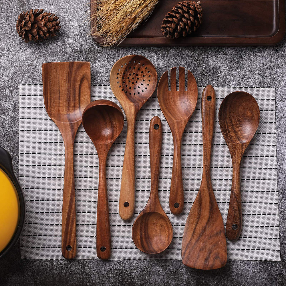 yyltjr salad spoon and fork in bowl tossing salad demonstrating non-scratch cookware safety